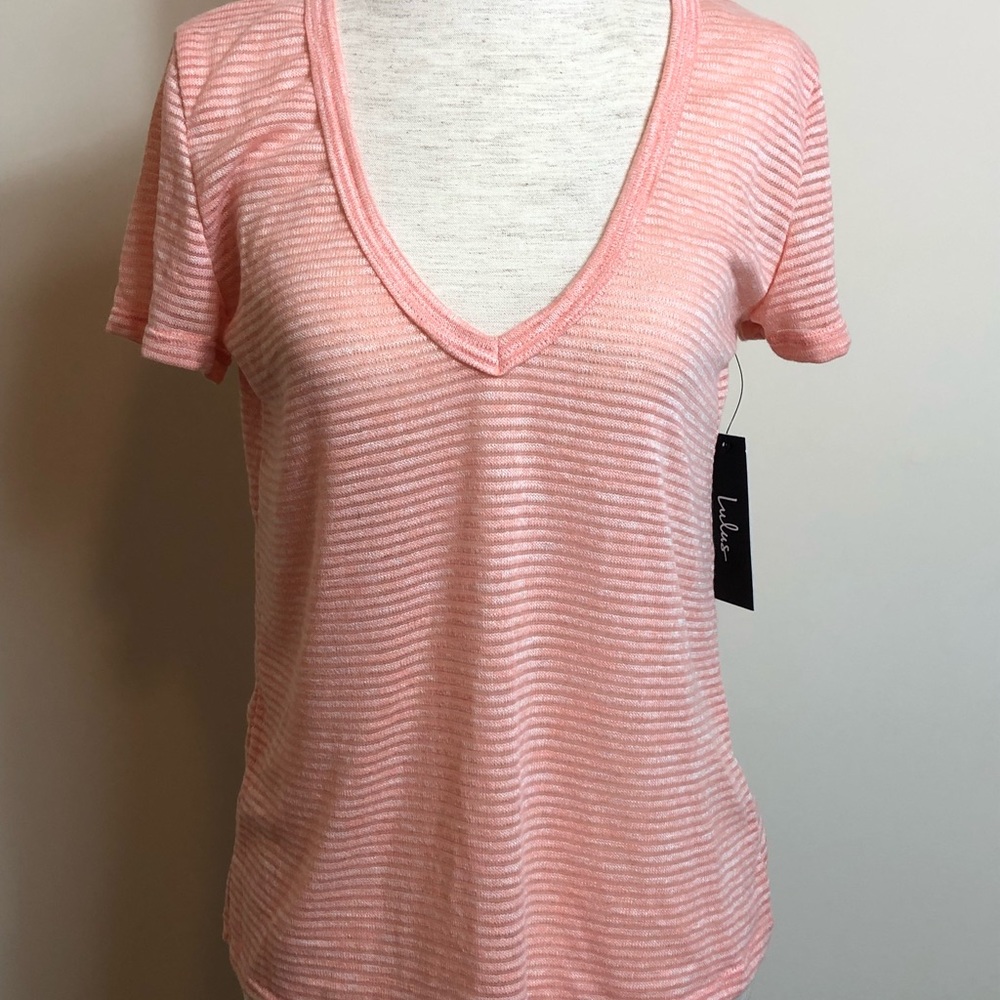 🆕 SZ Small Lulu’s peach burnout v-neck tee